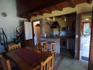 Cabaña Maiten vista del Comedor y la cocina